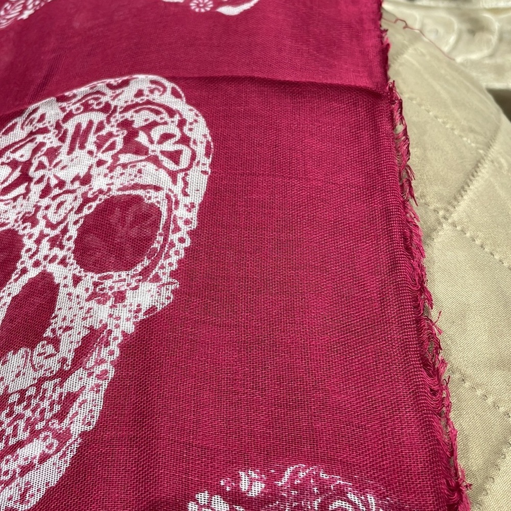 Skeleton scarf 35x46